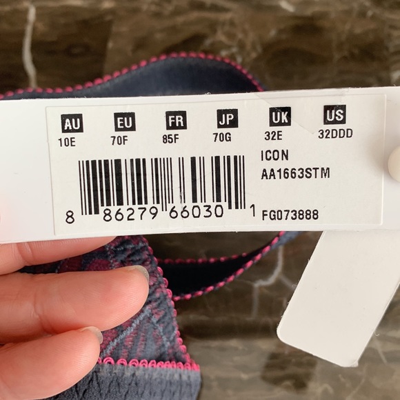 Freya molded plunge bra with underwire - Picture 5 of 8